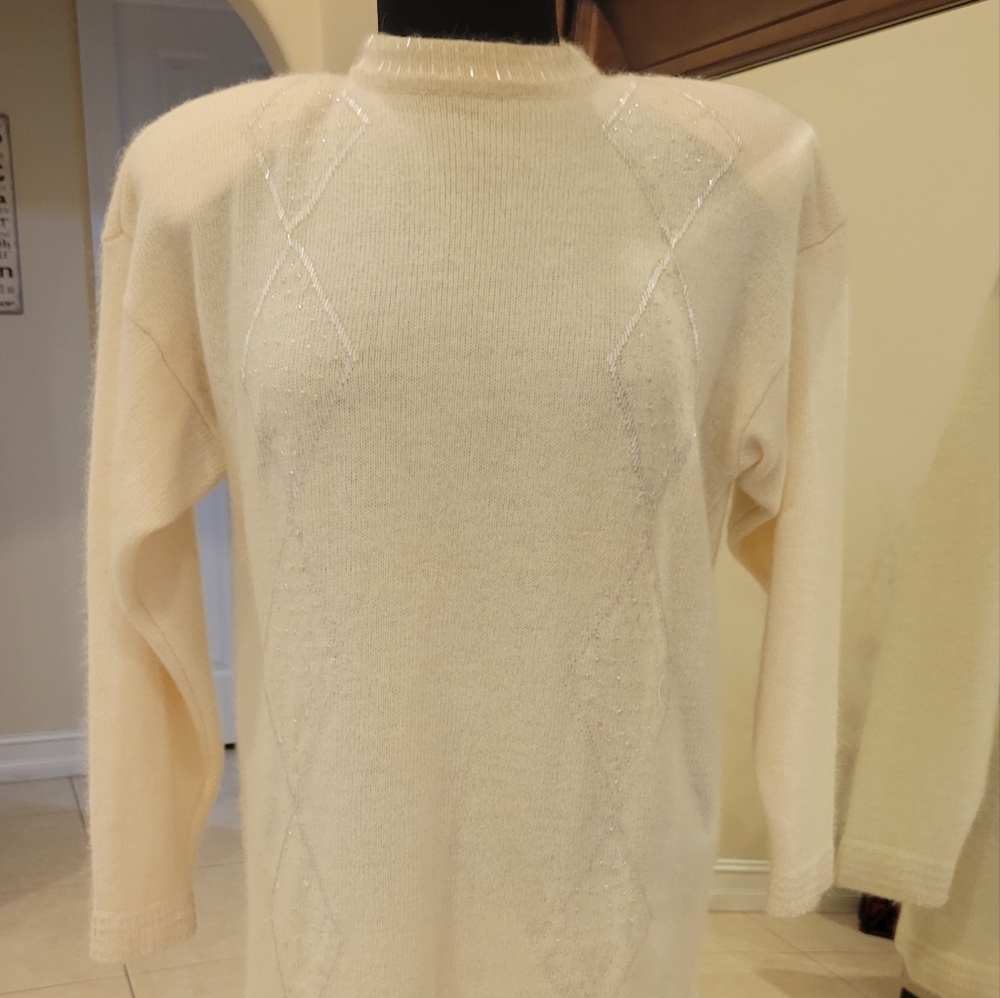 Richard and Company Vintage Soft Sweater
